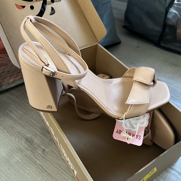 Sam & Libby Shoes - Nib nwt Sam & Libby heeled sandals ankle strap bow 8.5